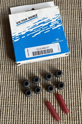 NEW VICTOR REINZ 12-31306-07 Valve Stem Seal Set of 8 Pieces