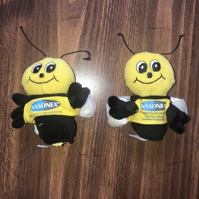 bumble bee finger puppet
