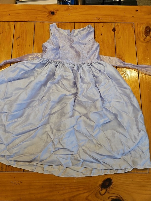 Girls Size 3/4 Sleeveless Purple Dress