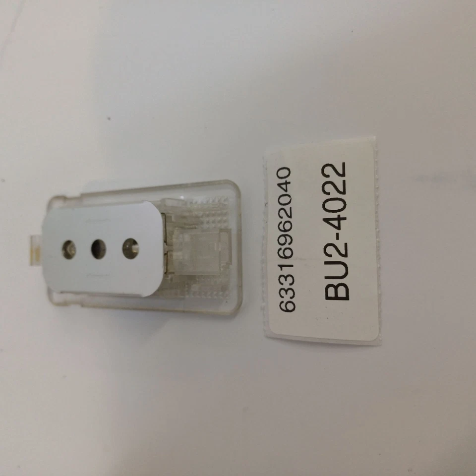 Внутренний купольный фонарь для чтения 2008 BMW 535I 63316962 - Изображение 3 из 4