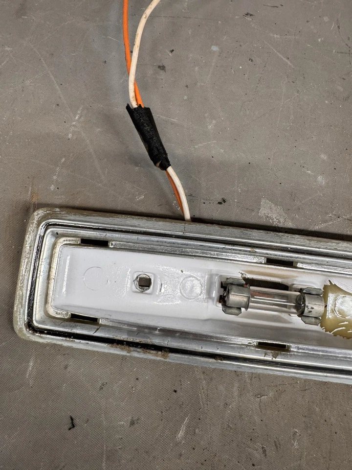 Luz de cortesía Vista Cruiser Chevelle 1968-1987 domo lámpara El Camino GMC Sprint Foto 4 de 4