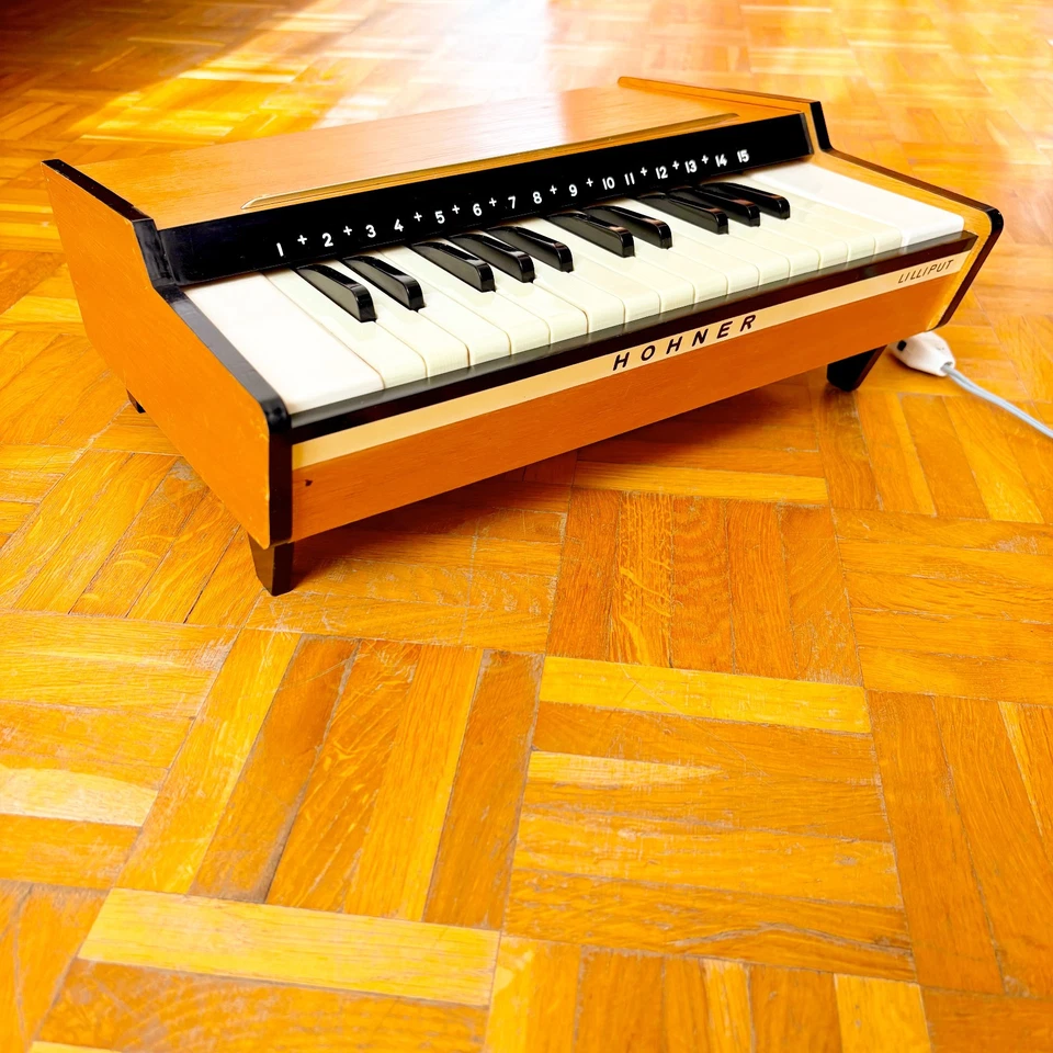 Super rare Hohner Lilliput (Germany, 1958) mini vintage reed portable organ!