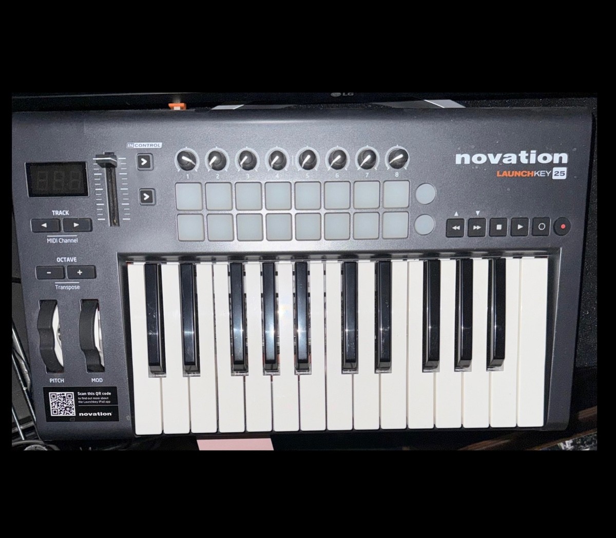 Novation Launchkey Mini Mk3 25 Mini-key Midi Keyboard Controller