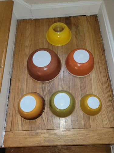 Pyrex Mixing/Nesting Bowl Set of 6 # 323, 401, 402, 403 &404 NICE!
