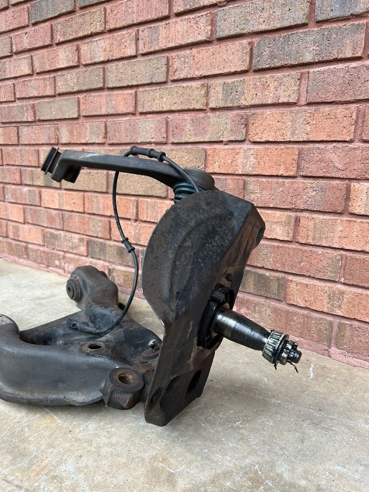 Ford F150 Lightning SVT 2004 husillo delantero izquierdo brazos de control nudillo (8268) 95D Foto 3 de 4