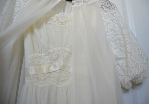 Conjunto de Camisón Bata Peignoir Vintage VANITY FAIR Pequeño Marfil Largo Encaje Nylon Puff - Imagen 3 de 17