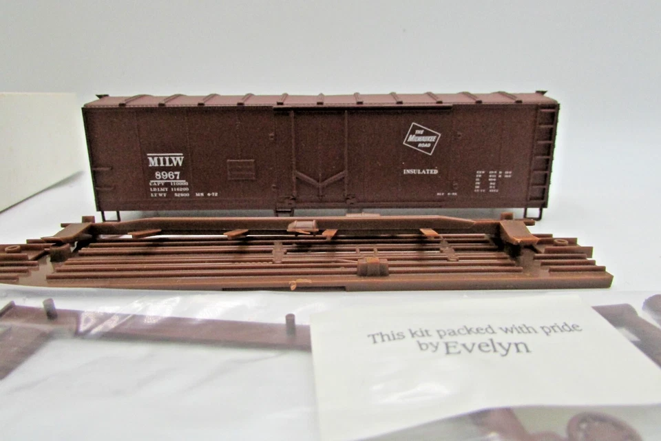 HO Scale Walthers 932-3211 40' Plug Door Box Car Milwaukee WAL4873 - Image 2 of 4