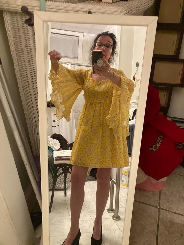 Mini Vestido Plisado Años 60 Mangas Mariposa Cintura Imperio, Amarillo con Flores ¡De Colección! Foto 4 de 4