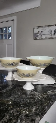 3 Vintage Cinderella Pyrex Homestead  Nesting Mixing Bowls 444 /443/442