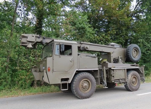 Minitanks 1:87 Faun Geräteträger GT 8/15 Artillery Tractor