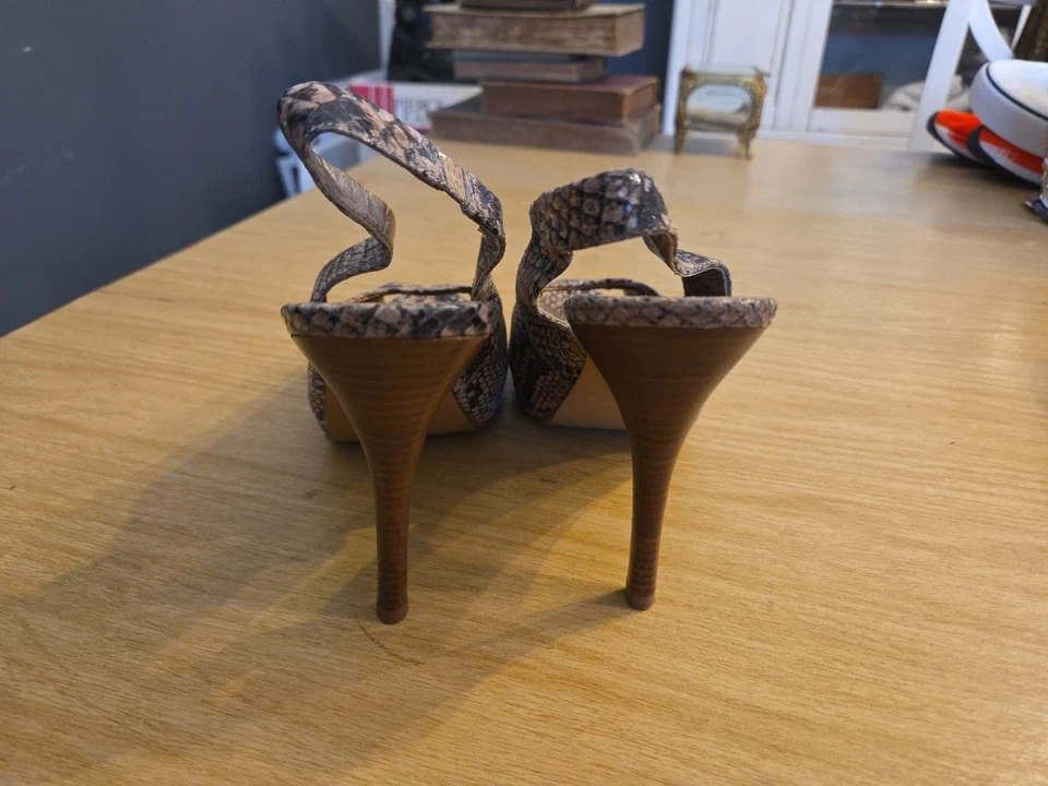 Moda Spana Mujer Tacón Alto Punta Abierta Reptile Pump 8M Foto 4 de 4