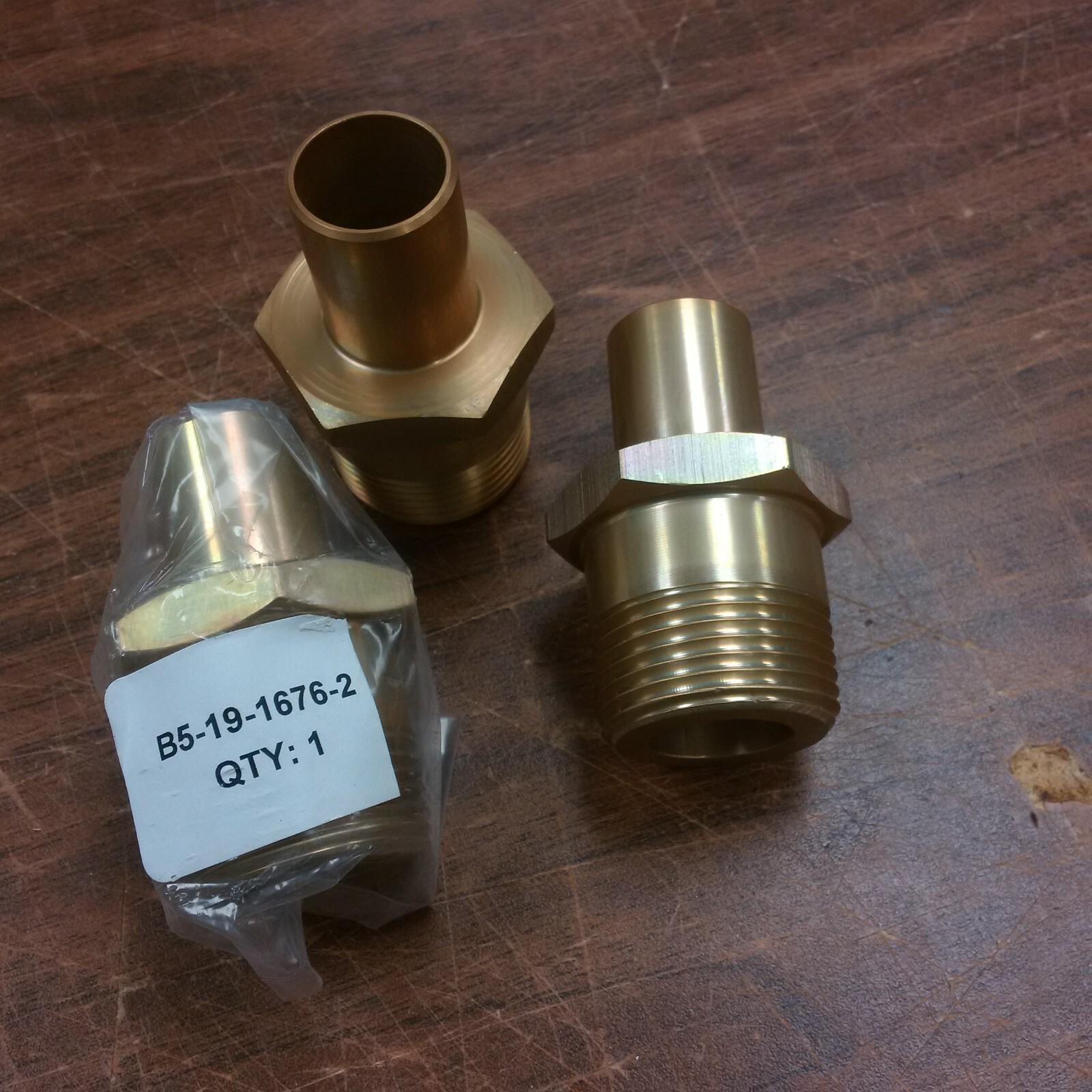 *New (Pair) Outlet Adapter, Aluminum. E5-19-6776-2 NSN: 4730 00 808 5089