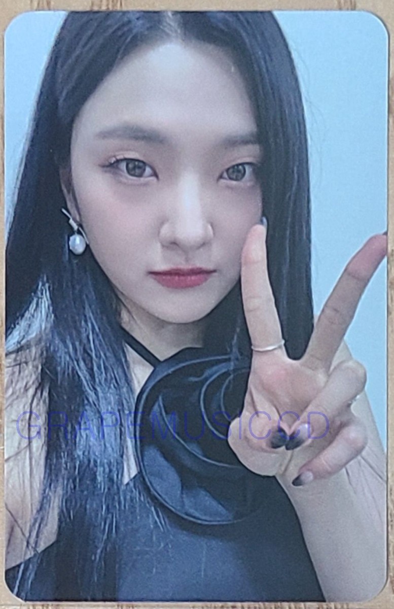 QUEENDOM PUZZLE POP-UP STORE OFFICIAL MD GOODS PHOTOCARD PHOTO