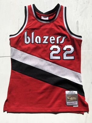 Clyde Drexler #22 Men's Red Portland Trail Blazer Jersey size xl