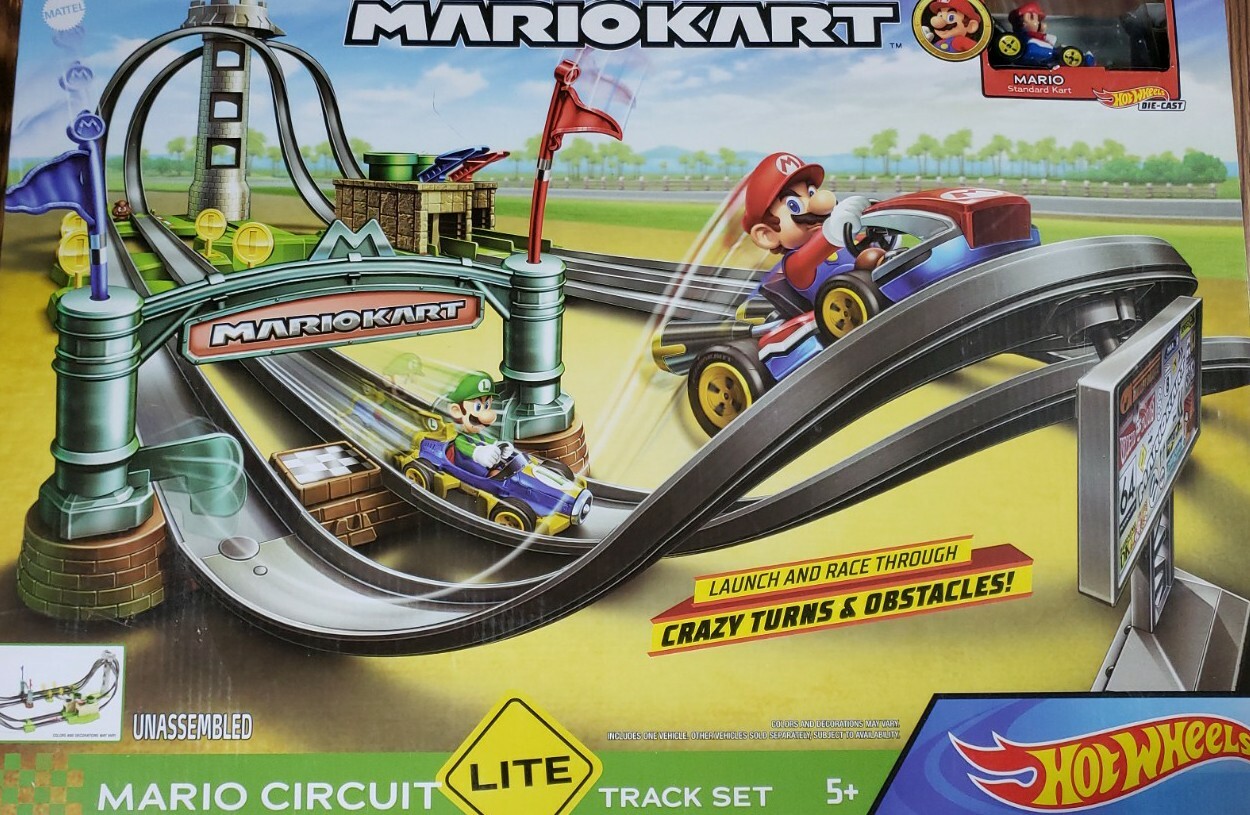 hot wheels super track pack playset with 2 cars