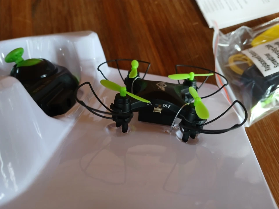 Sky Rider Mini Glow Pro Quadcopter Drone with Wi-fi Camera DRW417B - Image 4 of 4