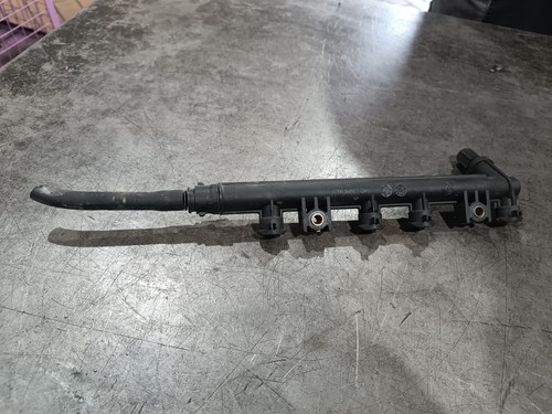 Original Fiat Punto 188 II 1.2 8V Einspritzleiste Einspritzdüsen 3219018301