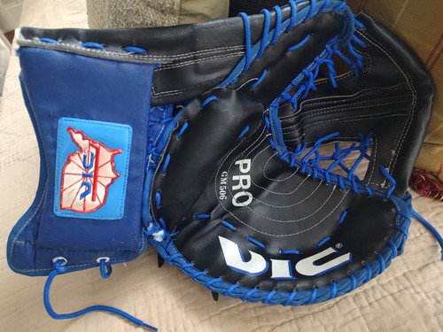 Hockey Goalie Trapper Vic 506 Black And Blue (late 1980's)