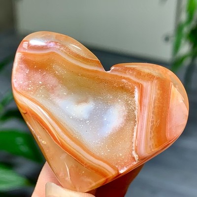 34G  Natural beautiful heart-shapedagate crystal cave super large gem