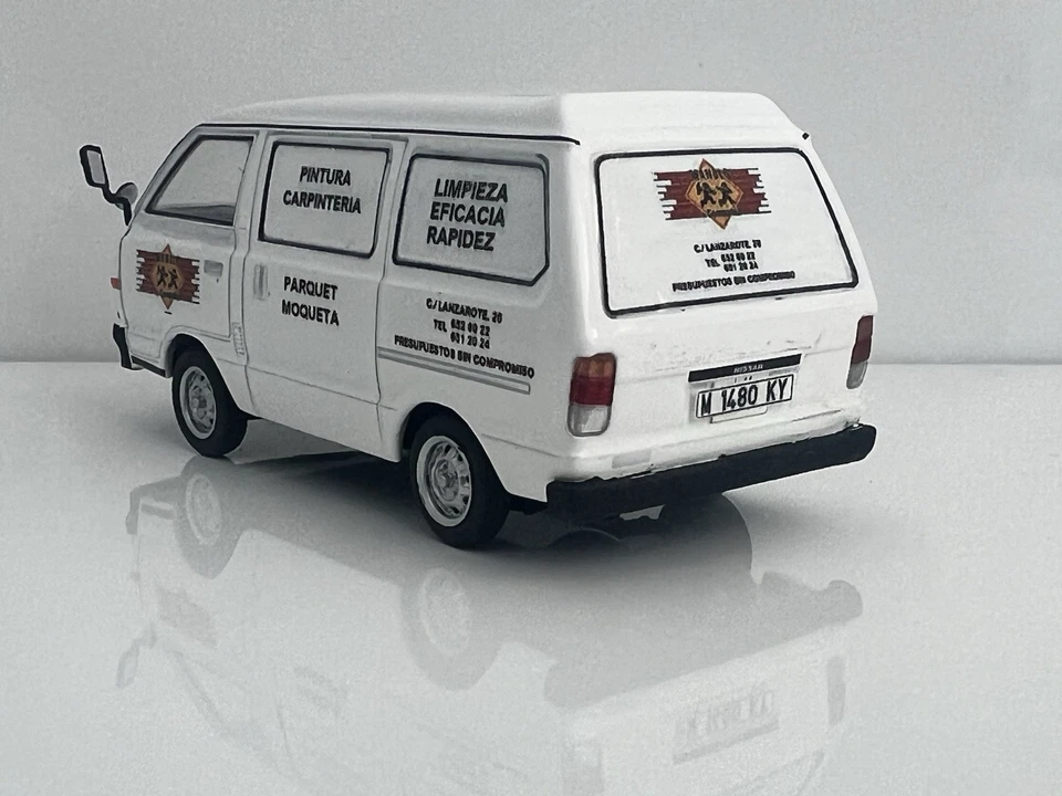 1/43 Nissan Vanette Manos a la Obra (Manolo y Benito) Artesanal Handmade - Imagen 2 de 4
