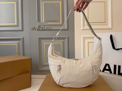 Lululemon Outdoor Cycling Crossbody Bag Zip Hiking Casual Shoulder Bag 21*19cm