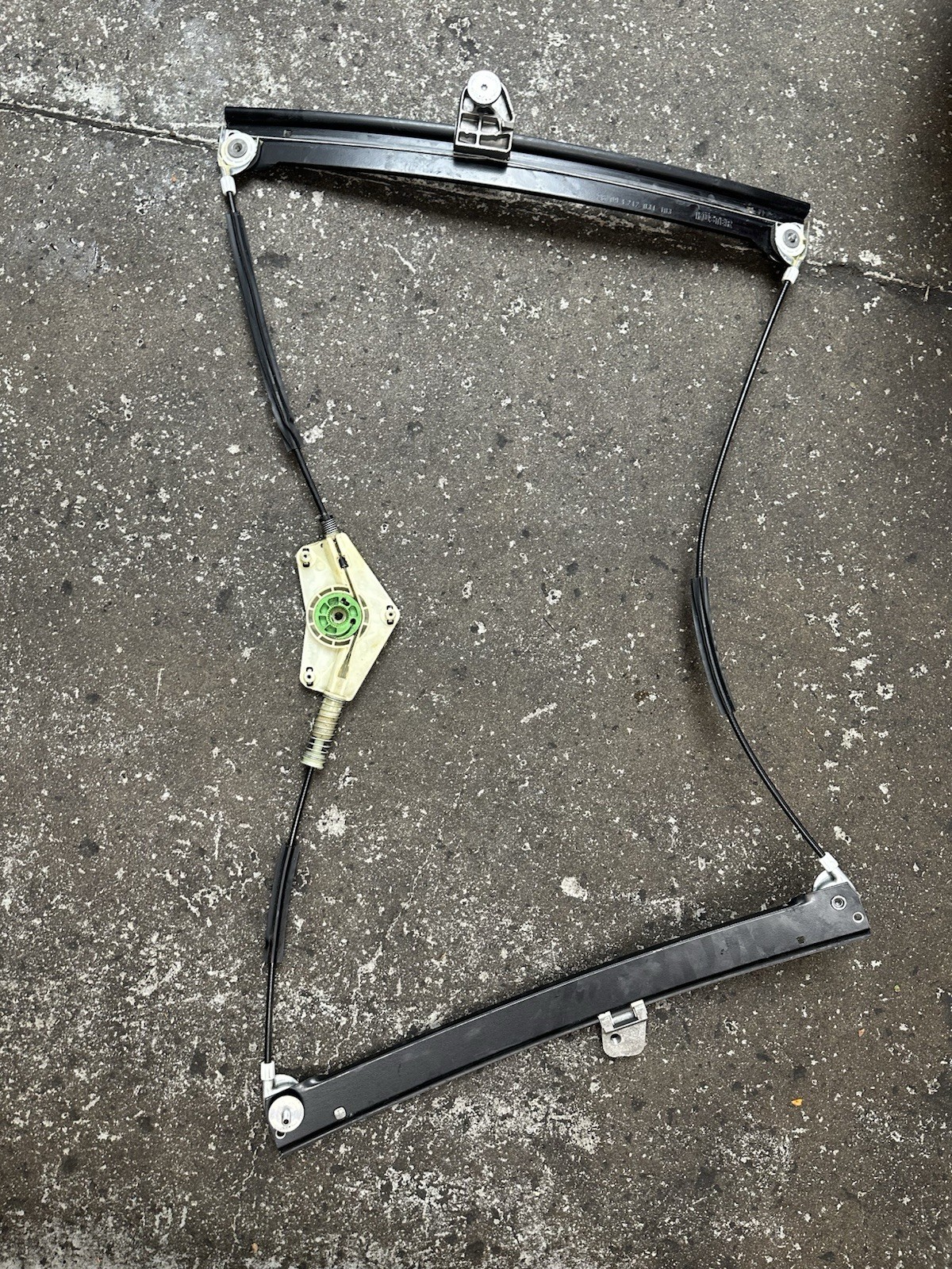 07-18 Bentley Continental GTC  LEFT Side WINDOW REGULATOR