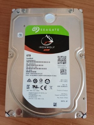 Seagate IronWolf NAS 6TB HDD, SATA 3,5'' Interne Festplatte (ST6000VN0033)