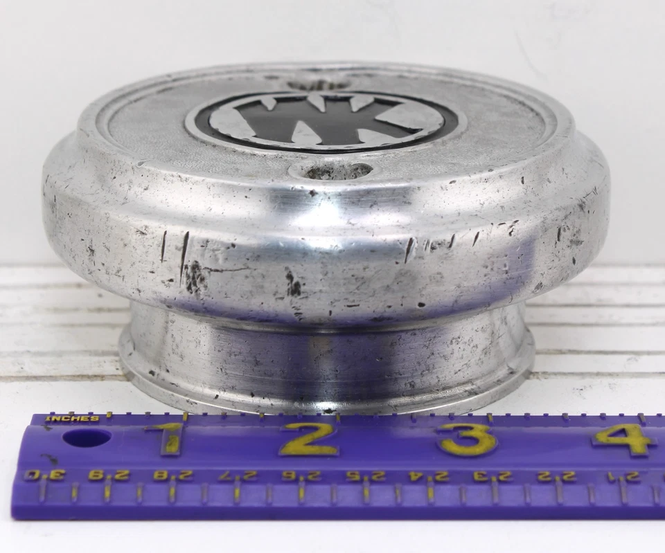 Tapacubos atornillados Willys-Knight de colección OEM para automóvil - original de 1920 Foto 4 de 4