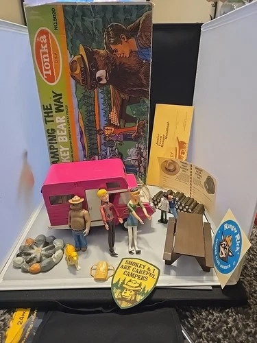 1972 RARE Camping the Smokey Bear Way Set in Original Box with added extras.