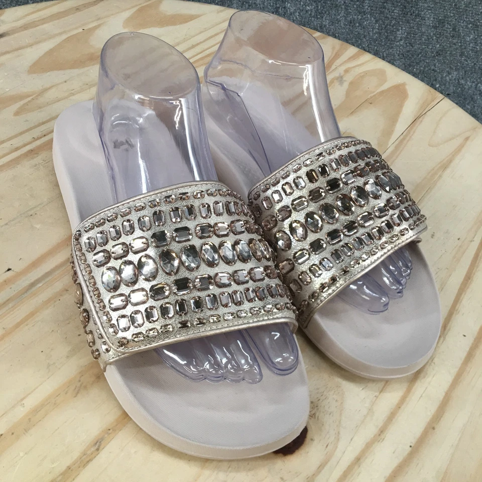 Sandalias FitFlop para mujer 9 Iqushion tachonadas informales sin cordones planas deslizables beige Foto 3 de 4