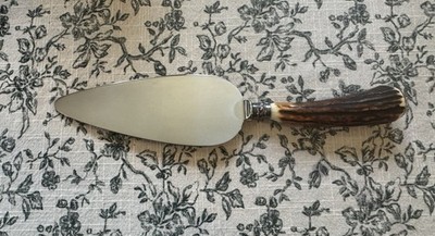 McLean of Braemar Cake/Pie Server Steel w/ Brown Stag Handle from Scotland