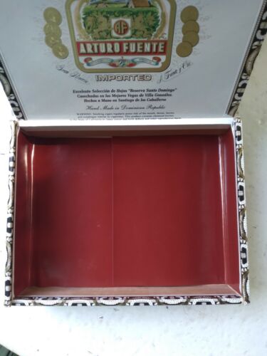 Arturo Fuente Empty Wooden Cigar Box XL - Picture 2 of 8