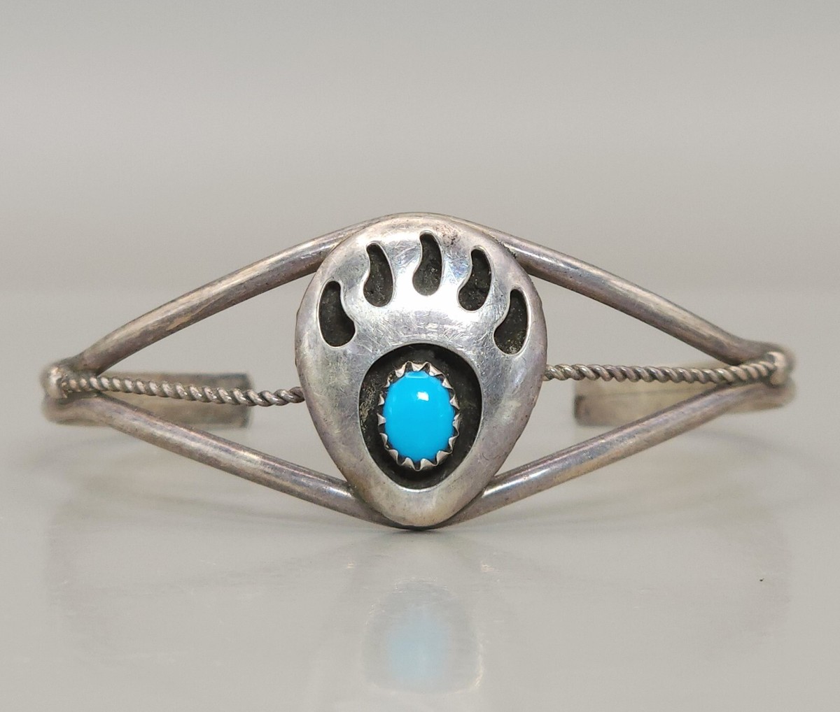 181 Grams Powerful Bear Native American Navajo Turquoise Sterling Silver Bracelet Cuff 181 Grams Powerful Bear Native American Navajo Turquoise Sterling Silver Bracelet Cuff