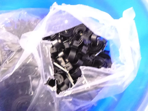 850 Pack Jones Stephens H24D850 1/2" - 3/4" Dual Clamps w/5 Gallon Bucket - Picture 4 of 7