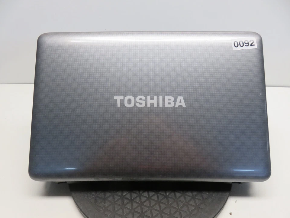 Portátil Toshiba Satellite L755D-S5104 AMD A6-3420M 4 GB Ram sin disco duro ni batería Foto 3 de 4