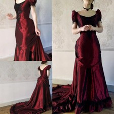 Gothic Vintage Wedding Dresses Red Satin Black Lace Sweep Train Bridal Gowns
