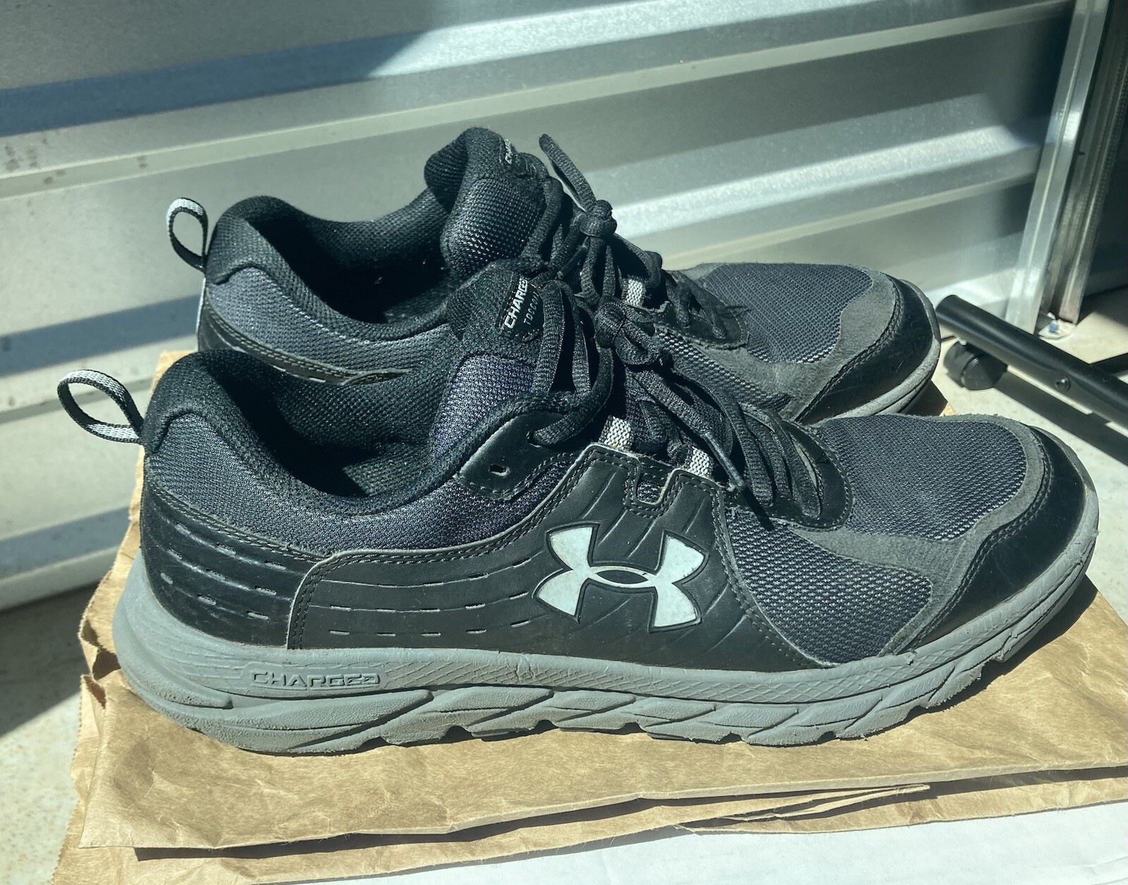 SAOLA Scarpe da corsa Under Armour da uomo Charged Toccoa 2 3021955 001 nere 12 5