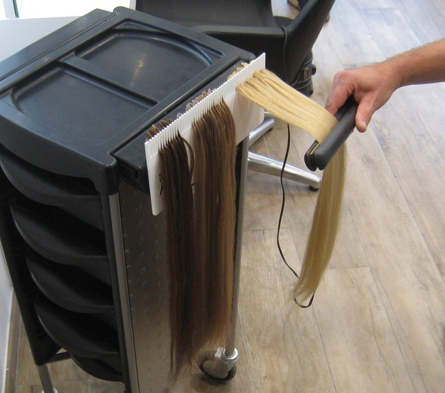 HAIR EXTENSION HOLDER master tool stickable on any surfaces , stand