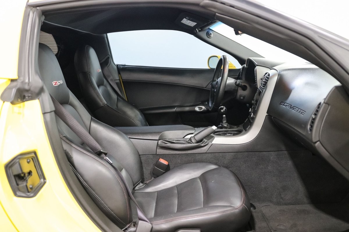 2007 Yellow Chevrolet Corvette   | C6 Corvette Photo 7