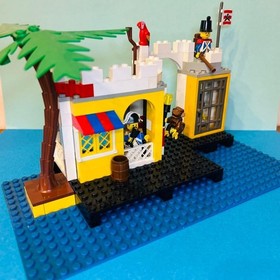 LEGO 6267 Lagoon Lock-Up Pirates Imperial Soldiers 1992