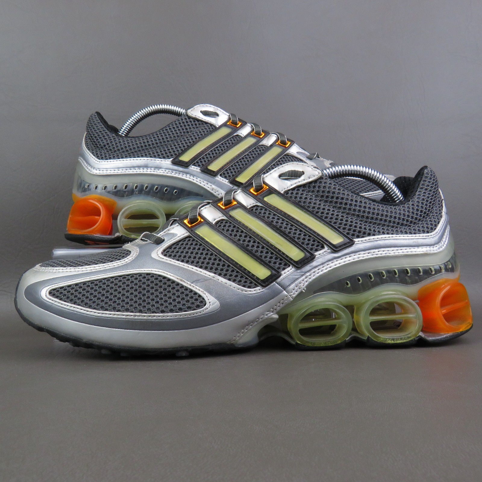 SAOLA Scarpe Adidas 2008 Megabounce Cool Grigio Argento Arancione Vintage Taglia 11 Uomo