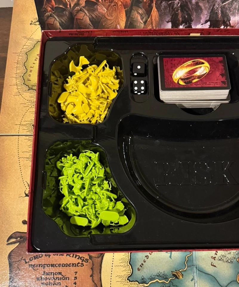 2002 RISK Lord Of The Rings Middle Earth Conquest Board Game Incomplete - Image 4 of 4