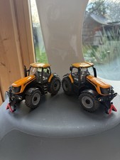 Siku 2x JCB 8250 1:32 Traktoren