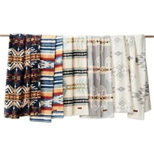 Pendleton Faux Fur Luxe Blanket, Ultra Cozy 700 GSM Polyester Queen/King Blanket