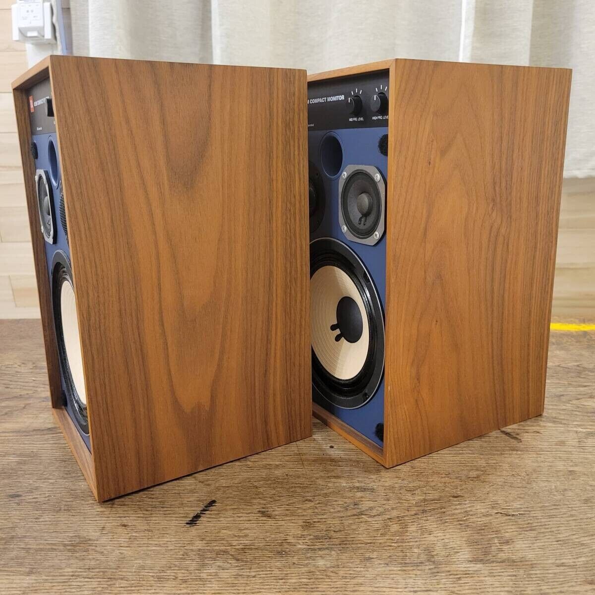 JBL 4312M Compact 3 Way LoudSpeaker Speaker Set Blue Line JBL 4312M Compact 3 Way LoudSpeaker Speaker Set Blue Line