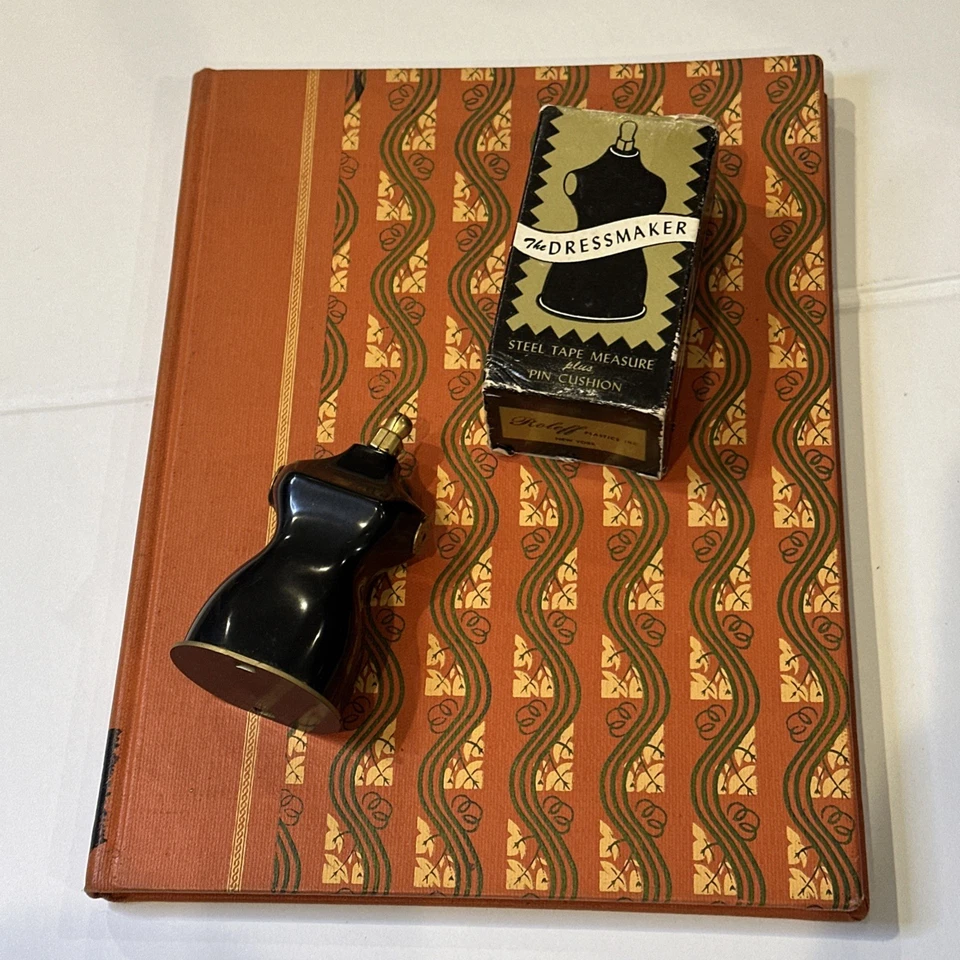 RARO VINTAGE MODISTA Cinta Medida ALFILETERO CORPIÑO Caja Original + LIBRO Foto 3 de 4