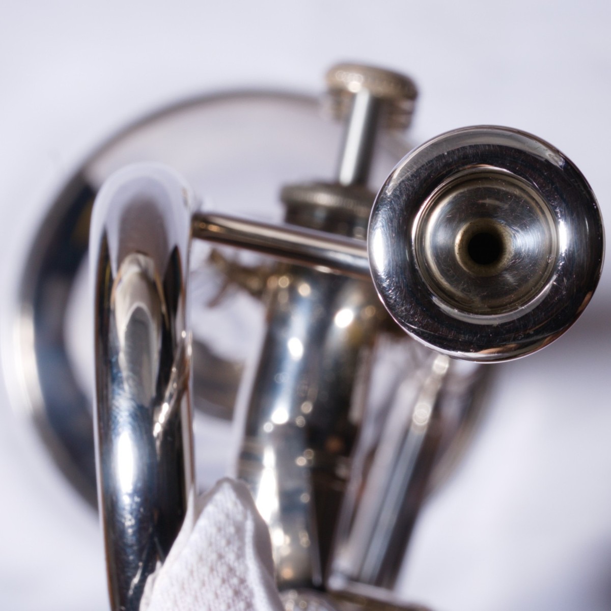 YAMAHA YTR-8335US XENO Silver B Trumpet | Certified by Ginza