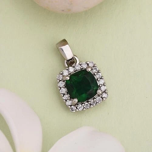 2.25 Ratti 1.50 Carat Original Emerald Panna Stone Silver Pendant For Men And Wo - Picture 3 of 3