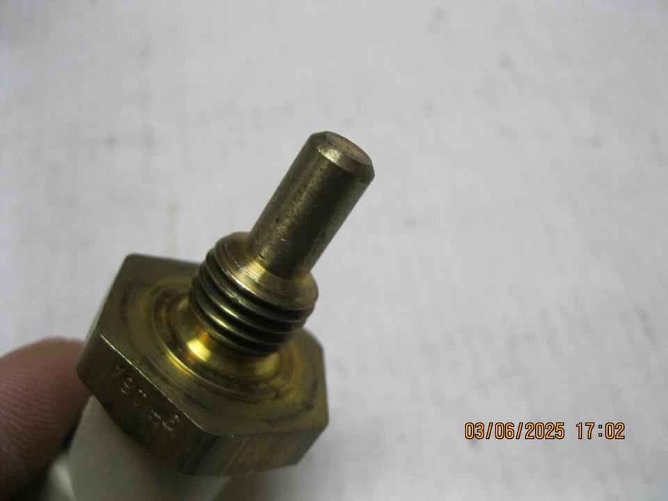 Genuine Ford F32F-12A648-AA Engine Coolant Temperature Sensor (reboxed 12039) Foto 3 de 4