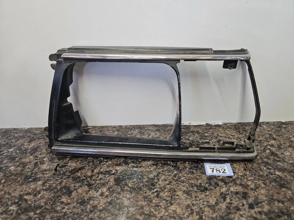FARO LATERAL IZQUIERDO SUBARU 284 PALANCA DE CAMBIOS MV Targa Pickup 1981-1994 bisel embellecedor - Imagen 4 de 4